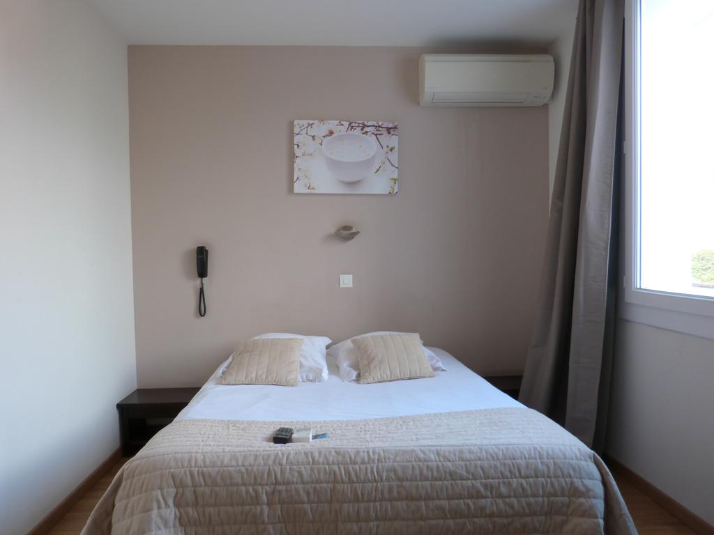 Blue Hotel La Seyne-sur-Mer Rum bild
